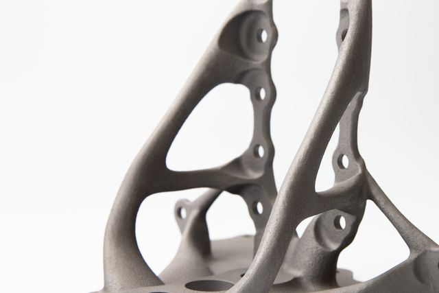 Topologieoptimierte Halterung aus Metall